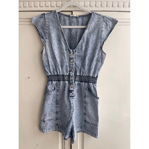 PROMESA Rock This Town Acid-Wash Denim Romper (M) - Picture 7 of 9
